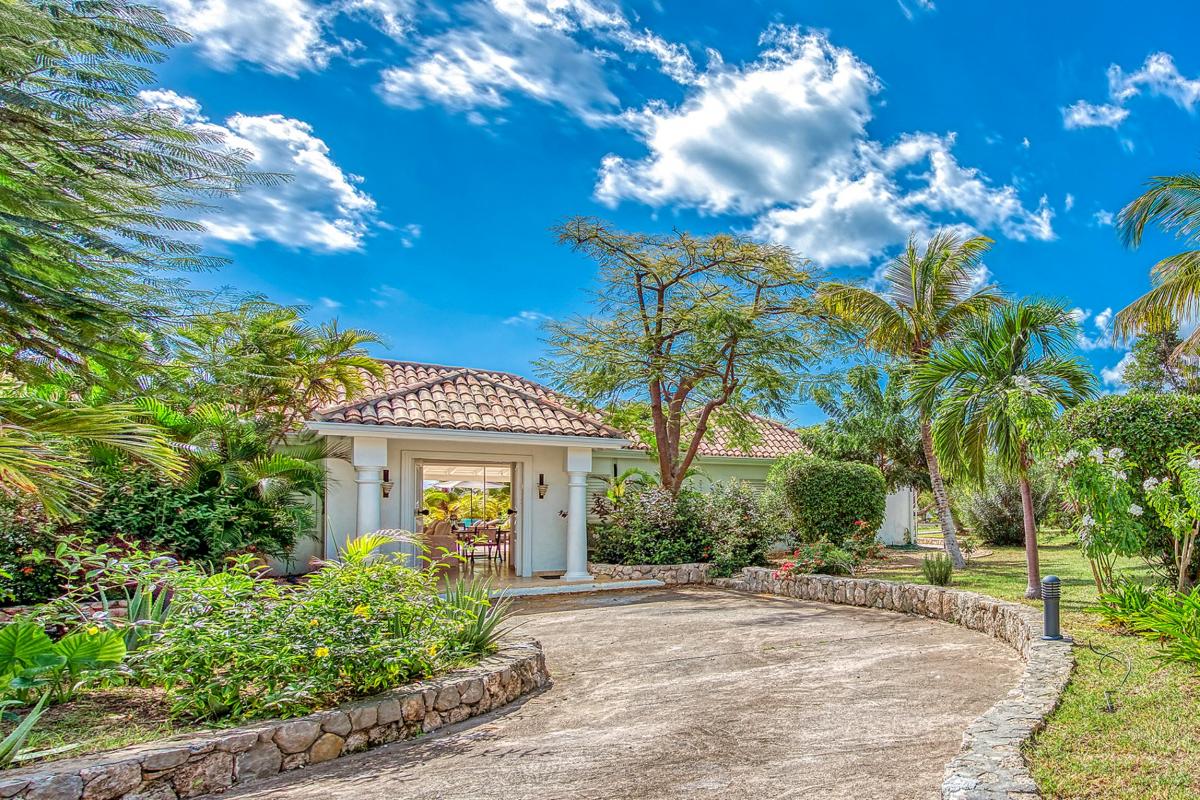 Villa rental Terres Basses St Martin - Entry